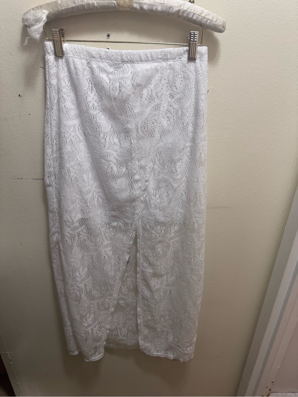 Charlotte Russe White Lace Skirt with Floral Overlay size small